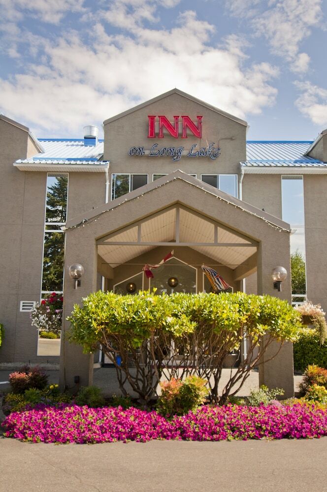 Hotel Inn On Long Lake