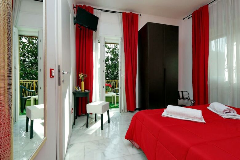 Hotel I Pini Di Roma - Rooms & Suites