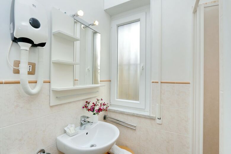 Hotel I Pini Di Roma - Rooms & Suites