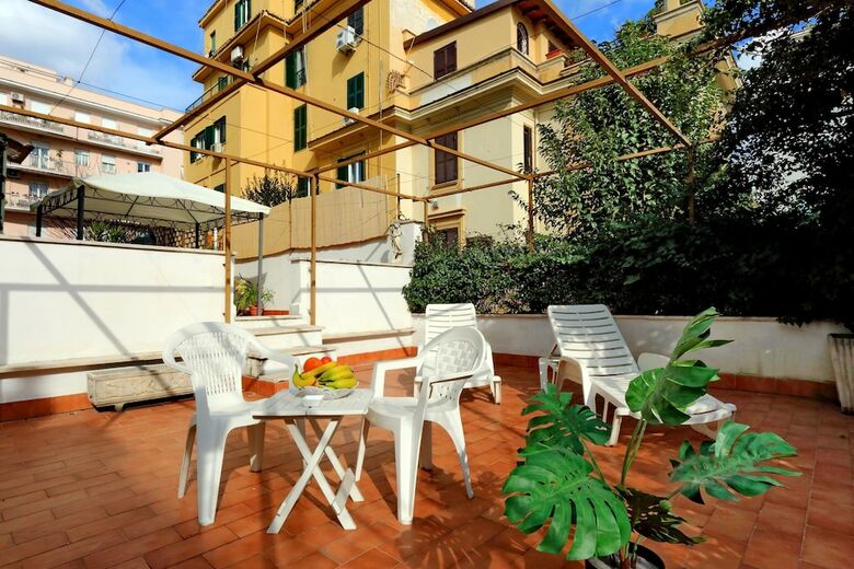 Hotel I Pini Di Roma - Rooms & Suites