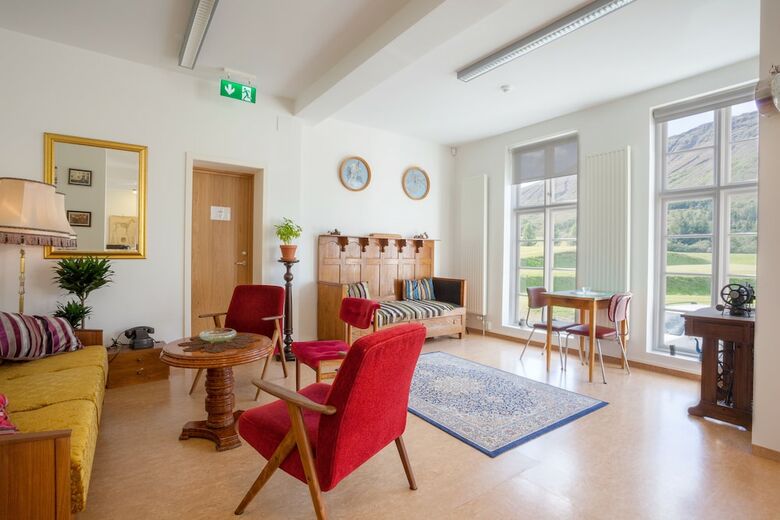 Hotel Heradsskolinn Historic Guesthouse