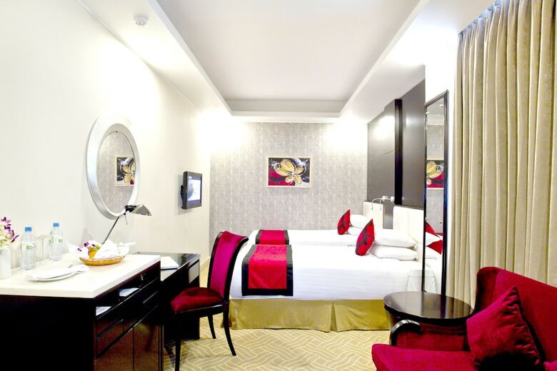 Innotel Luxury Business Hotel