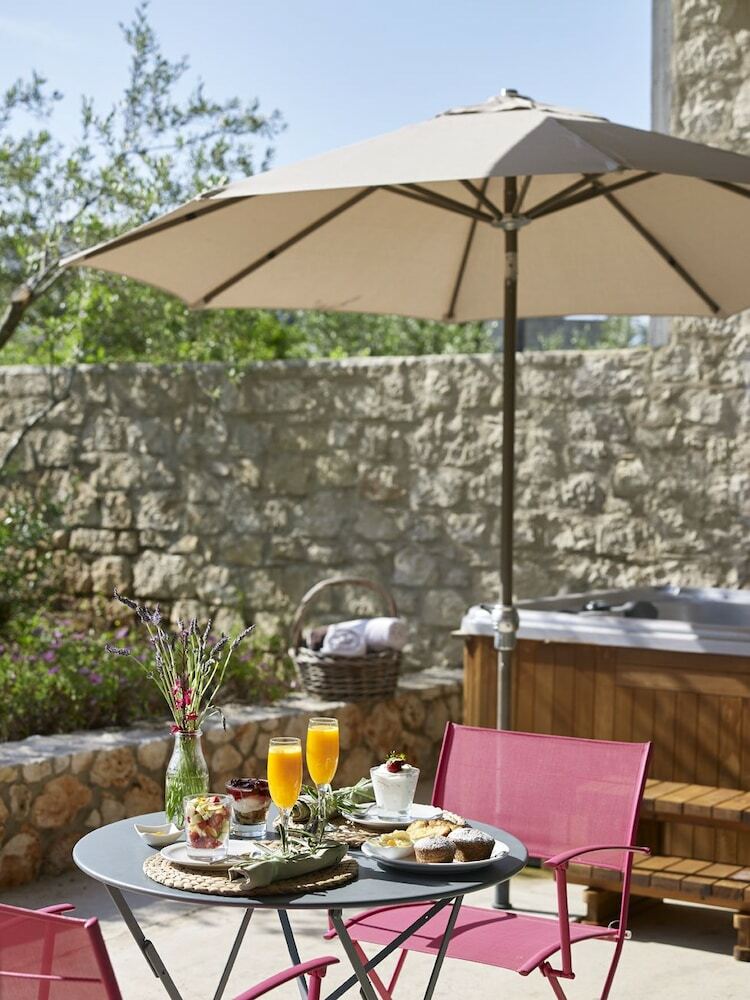 Aparthotel Leivatho Hotel