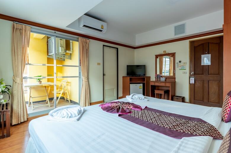 Chomsin Hua Hin Hotel