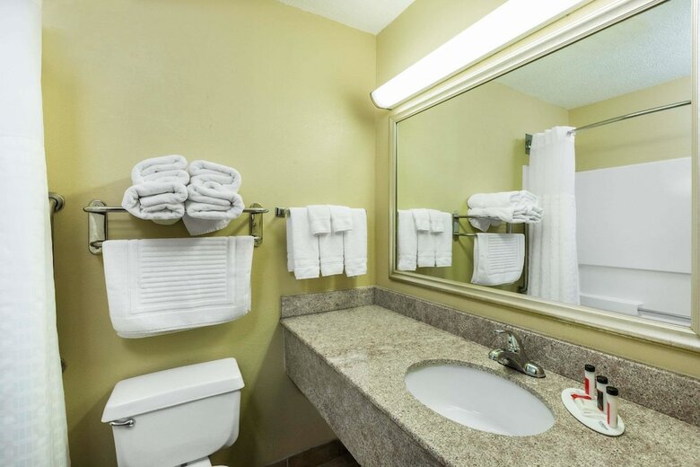 Hotel Baymont By Wyndham Fort Dodge