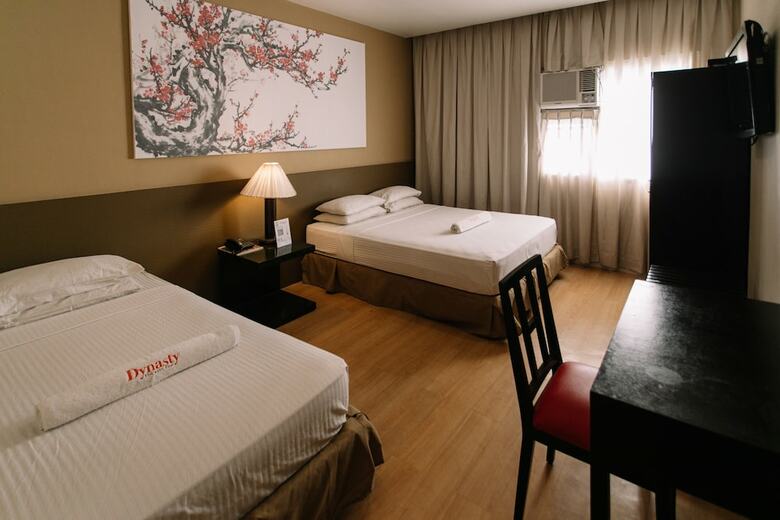 Hotel Dynasty Tourist Inn