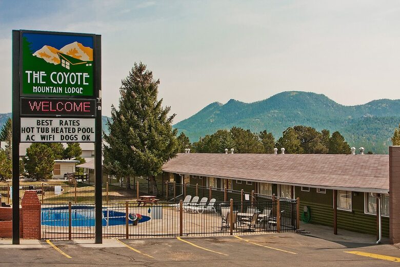 Hotel Coyote Mountain Lodge