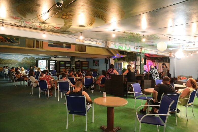 Hostal Waikiki Beachside Hostel