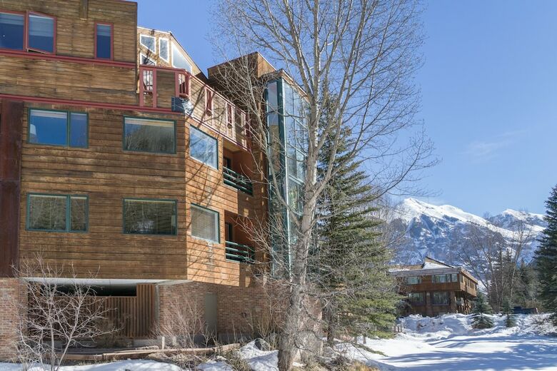Apartamento Ice House Suites And Condominiums