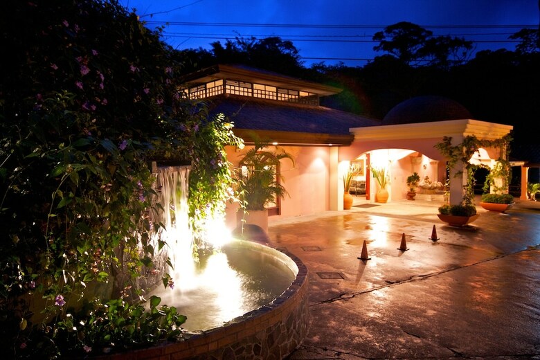 Apartamento Hotel El Tucano Resort & Thermal Spa