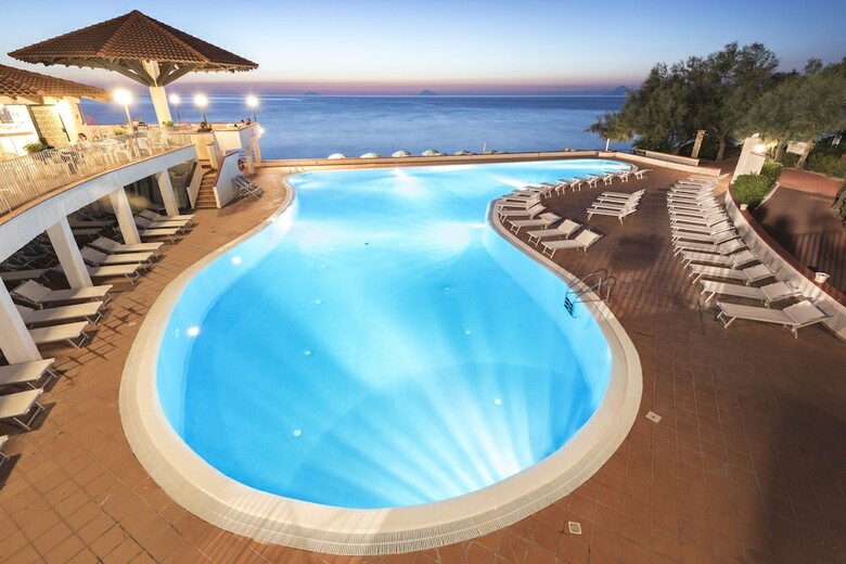Hotel Th Gioiosa Marea - Capo Calav� Village