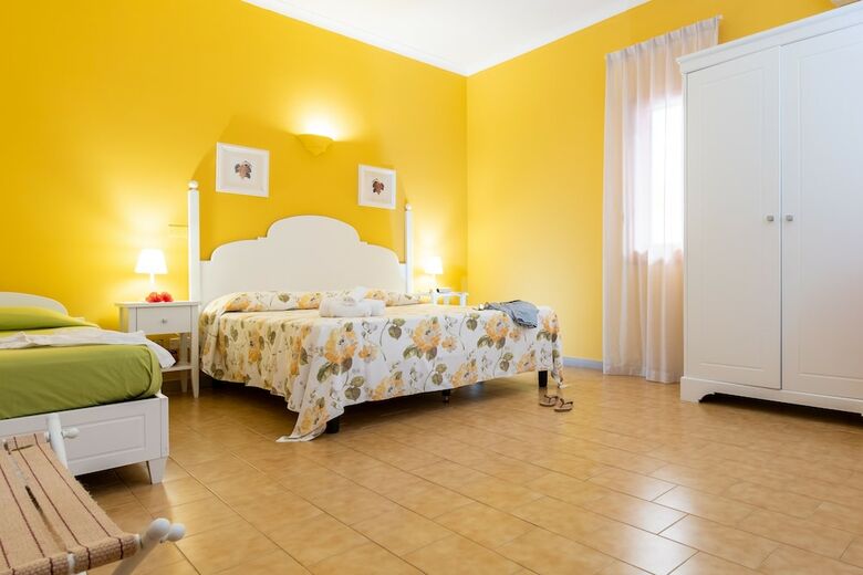 Hotel Th Gioiosa Marea - Capo Calav� Village
