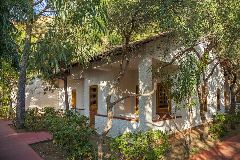 Hotel Th Gioiosa Marea - Capo Calav� Village