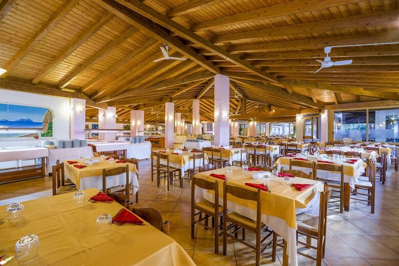 Hotel Th Gioiosa Marea - Capo Calav� Village