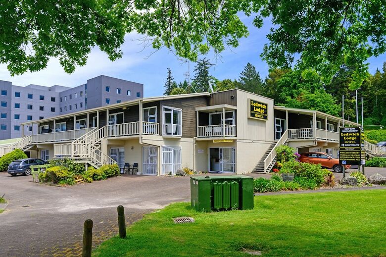 Hotel Lake Lodge Motel