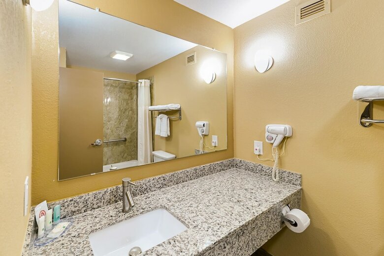 Hotel Quality Inn & Suites