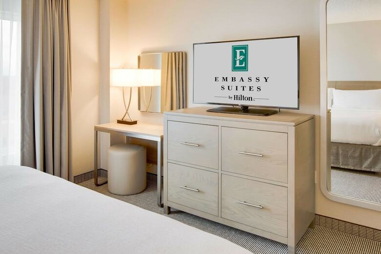 Hotel Embassy Suites Cleveland Rockside