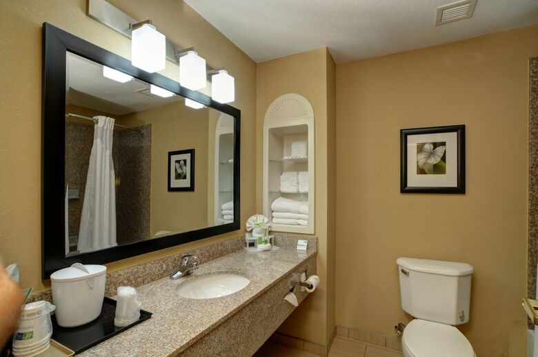 Hotel Holiday Inn Express & Suites Midwest