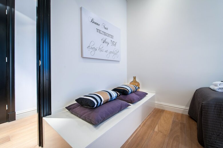 Short Stay Group Tropen Serviced Apartments