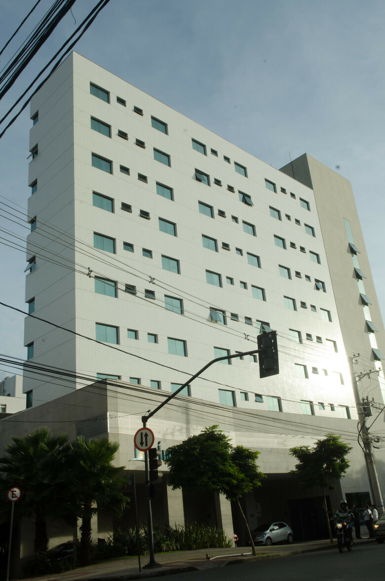 Hotel �mpar Su�tes Expominas