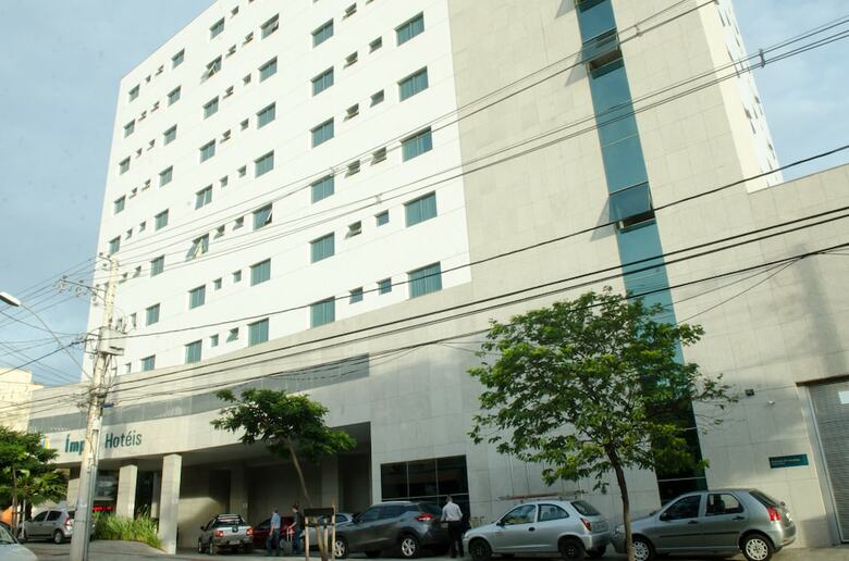 Hotel �mpar Su�tes Expominas