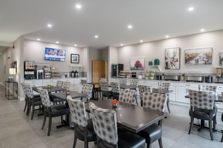 Hotel Amsterdam Inn & Suites Moncton