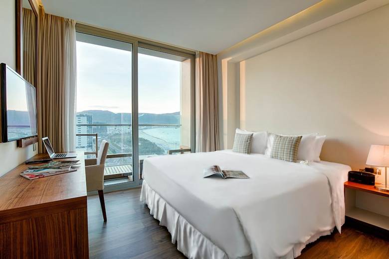 Aparthotel A La Carte Da Nang Beach