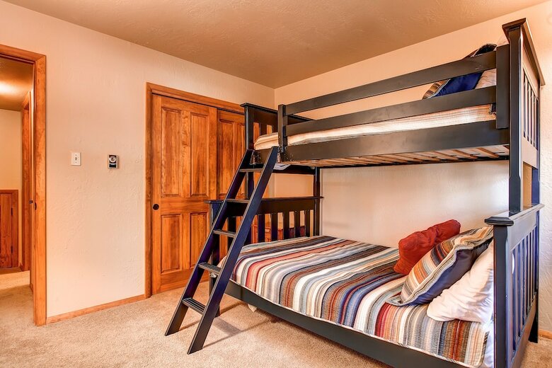 Lances West By Ski Country Resorts