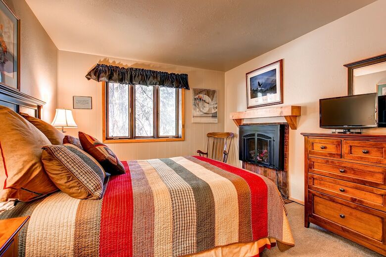 Lances West By Ski Country Resorts