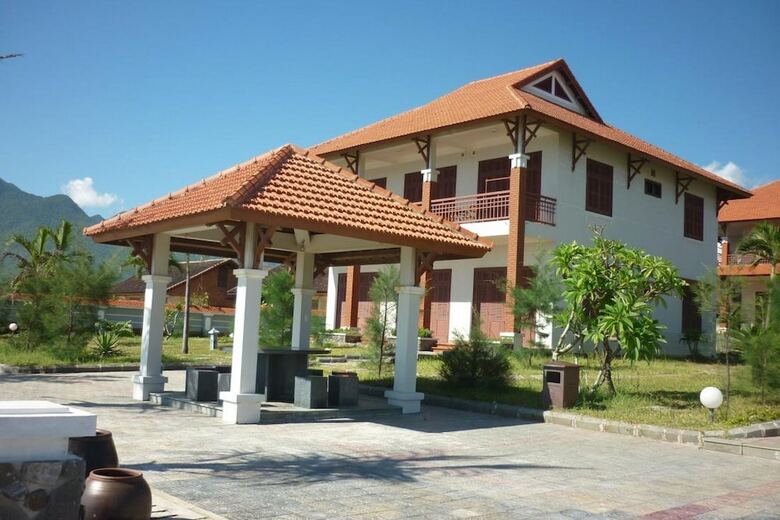 Apartamento L?ng C� Beach Resort