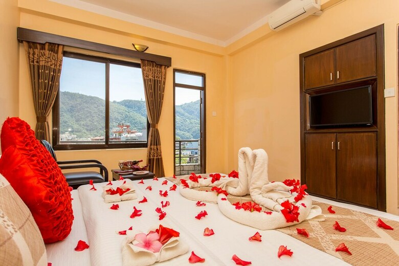 Hotel Peninsula