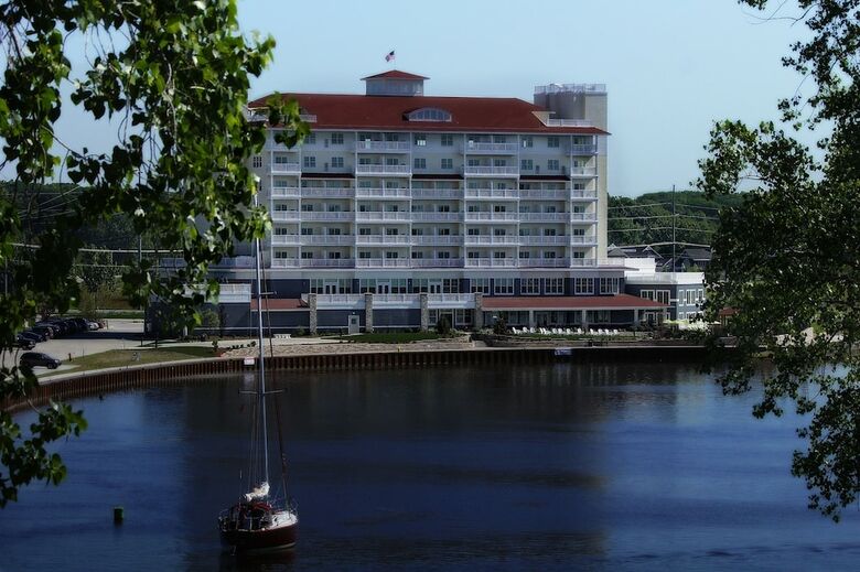 Hotel The Inn At Harbor Shores