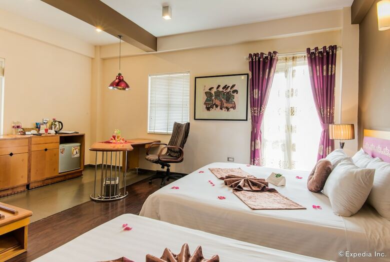 Golden Sun Villa Hotel
