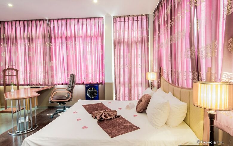 Golden Sun Villa Hotel