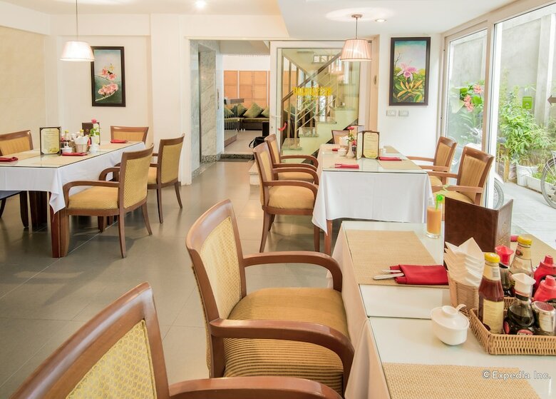Golden Sun Villa Hotel