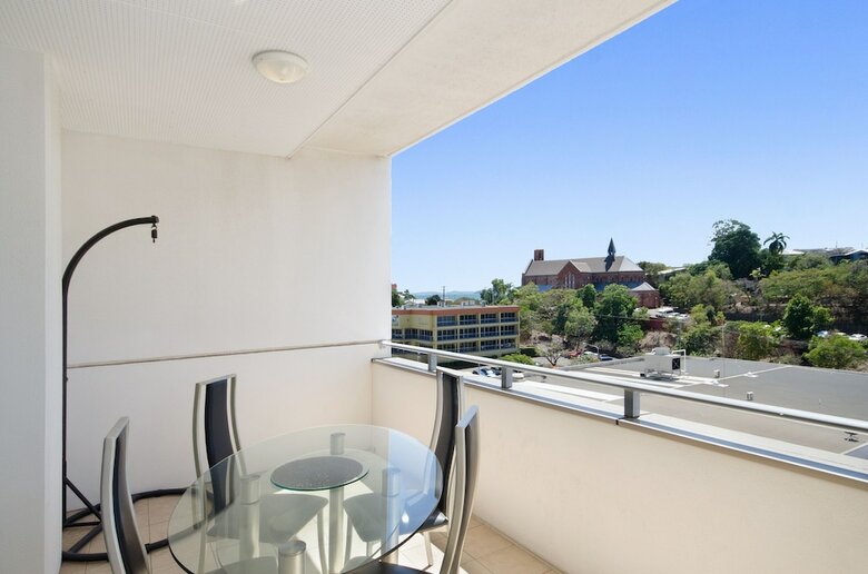Direct Hotels ? Dalgety Apartments