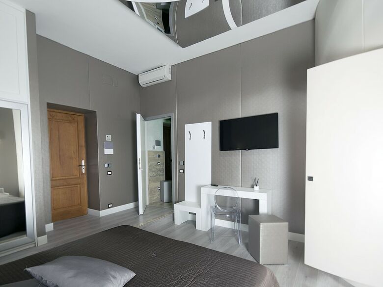 Piccolo Piazza Di Spagna Suites