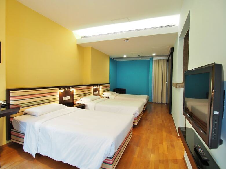 Hotel Y Loft Youth Square
