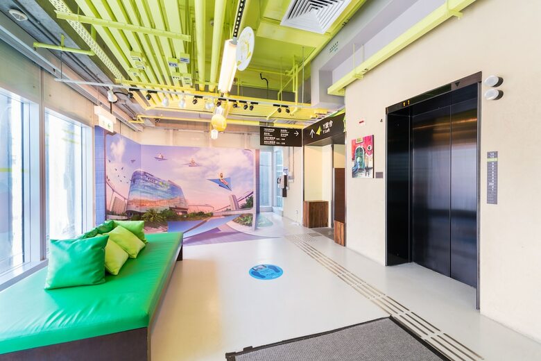 Hotel Y Loft Youth Square