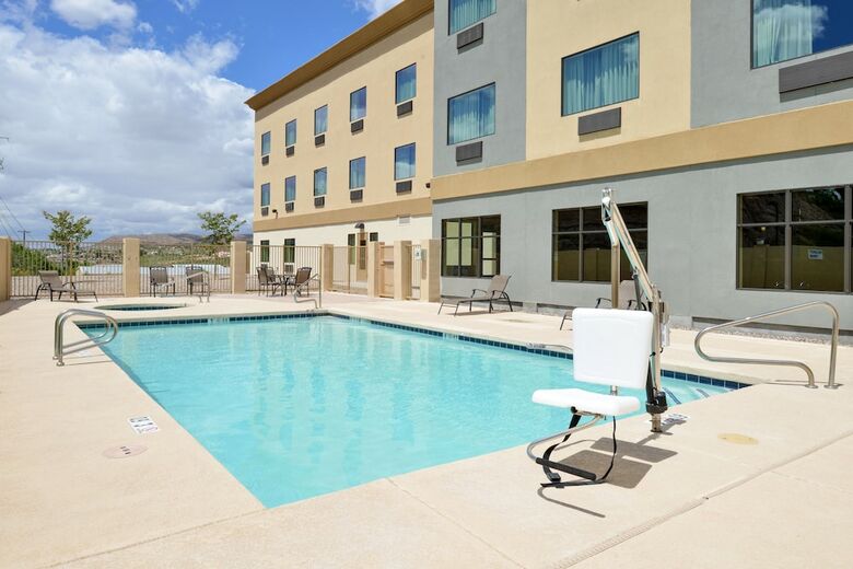 Hotel Holiday Inn Express & Suites Globe