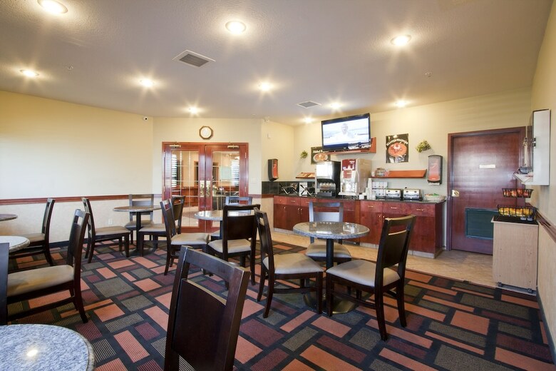 Hotel Foxwood Inn & Suites