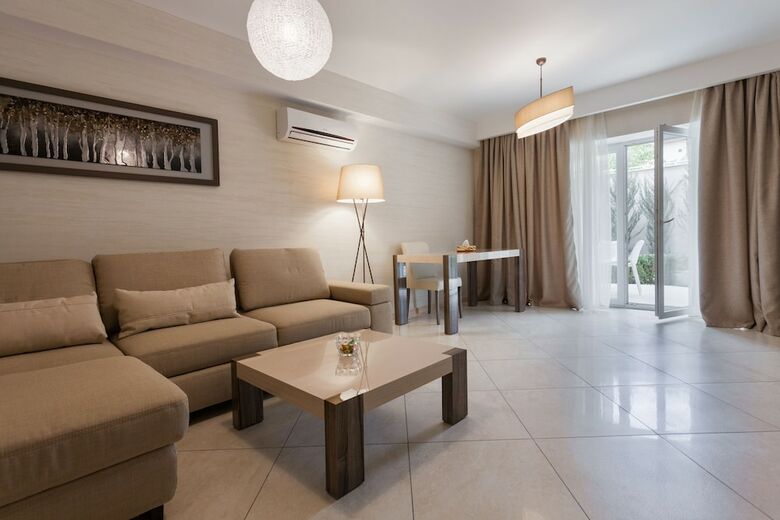 Hotel Sun City Arcadia Apartments