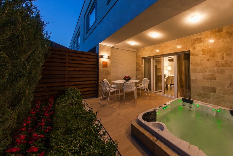 Hotel Sun City Arcadia Apartments