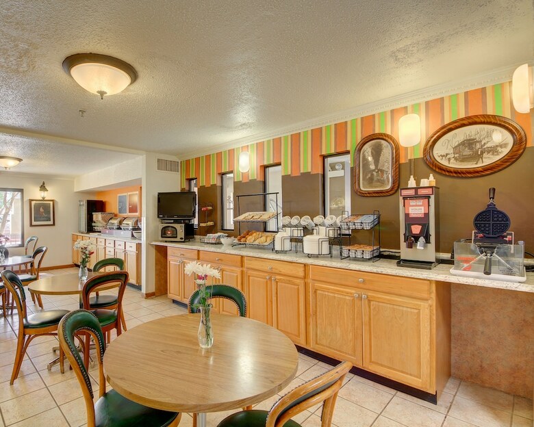 Hotel Western Inn And Suites