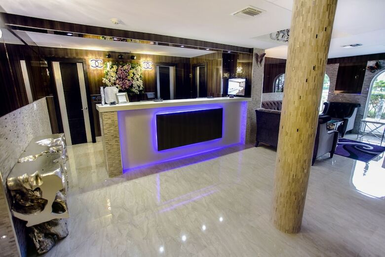 Ocean Beach Palace Hotel And Suites