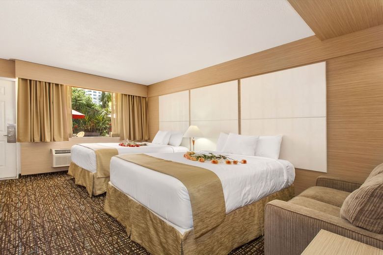 Ocean Beach Palace Hotel And Suites