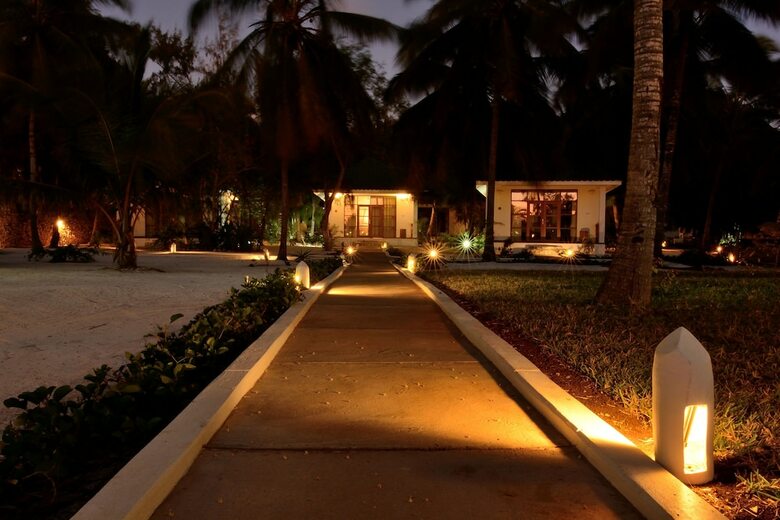 Hotel Kisiwa On The Beach