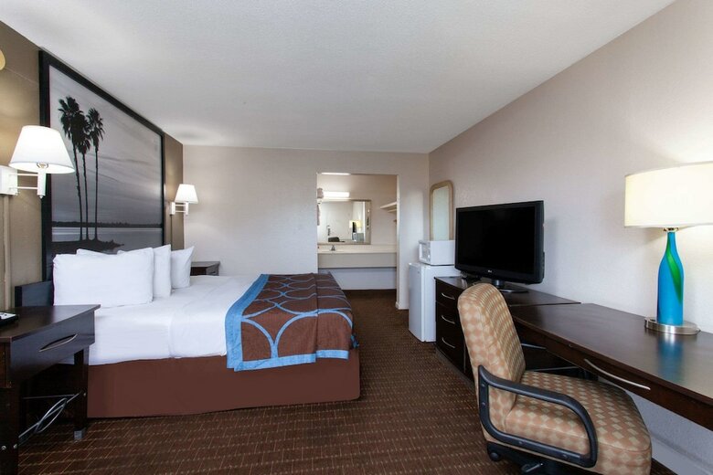 Motel Super 8 By Wyndham Kissimmee