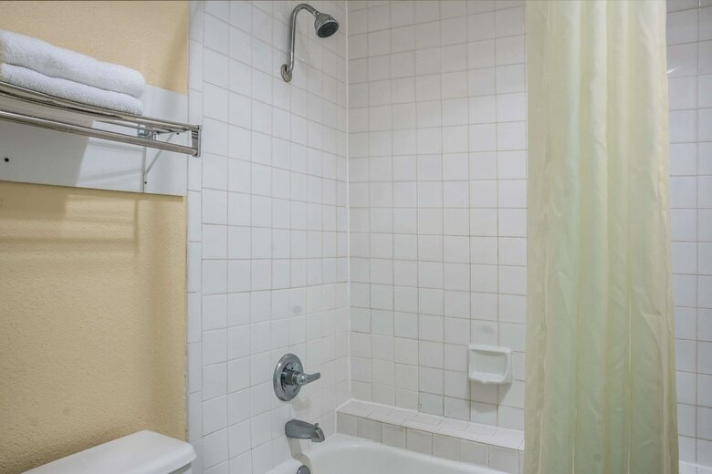 Motel Super 8 By Wyndham San Marcos