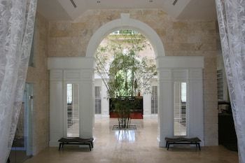 Hotel Casa Colonial Beach & Spa